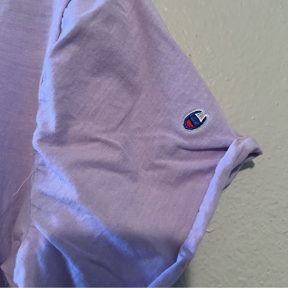 Champions Woman’s purple short sleeve shirt size Large - Picture 6 of 7